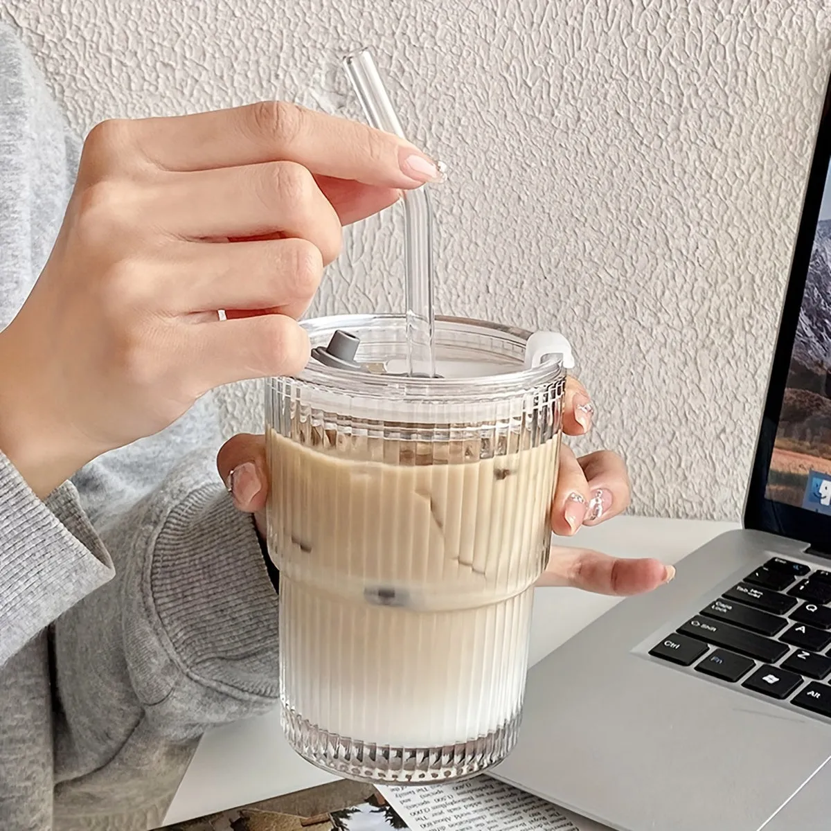 1pc Large Capacity 450ml Glass Iced Coffee Cup Tumbler - Heat Resistant, Smoothie Cups, Clear Coffee Cup, Juice Drinking Cup, Outdoor Travel Mug, Drinkware with Straw and Lid for Home
