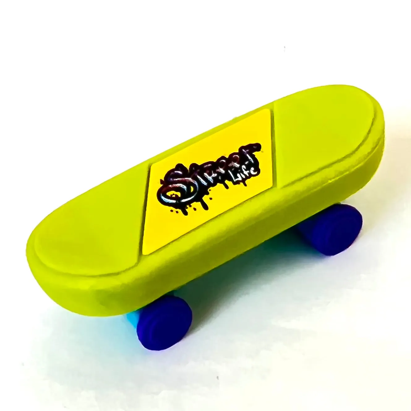 38270 SKATEBOARD ERASERS-60