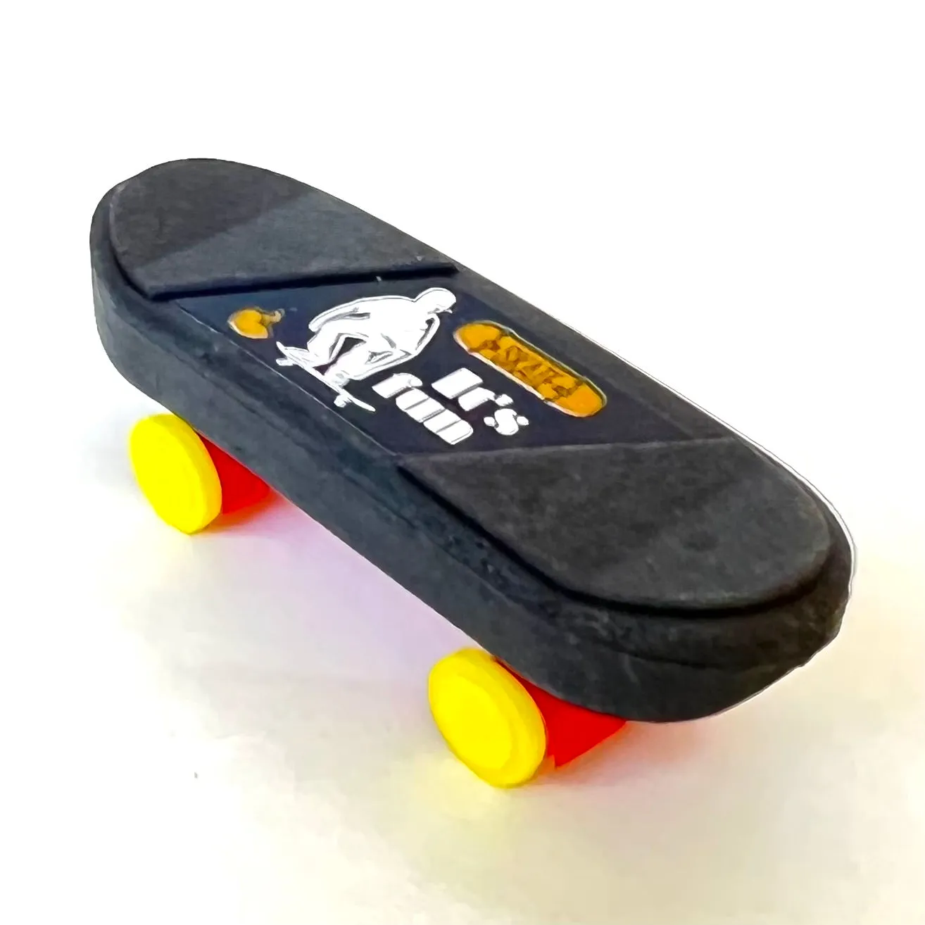 38270 SKATEBOARD ERASERS-60
