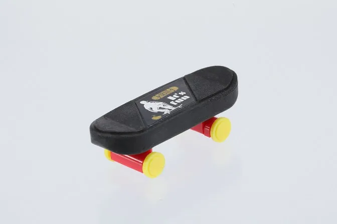 38270 SKATEBOARD ERASERS-60