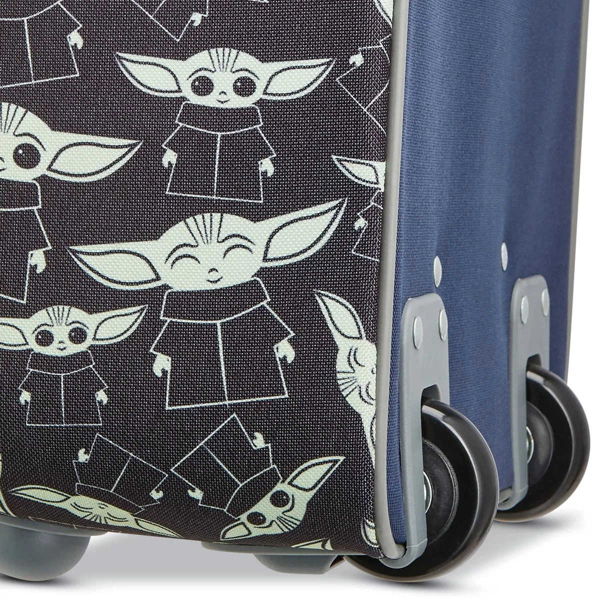 American Tourister Star Wars Kids 18" Carry On Upright