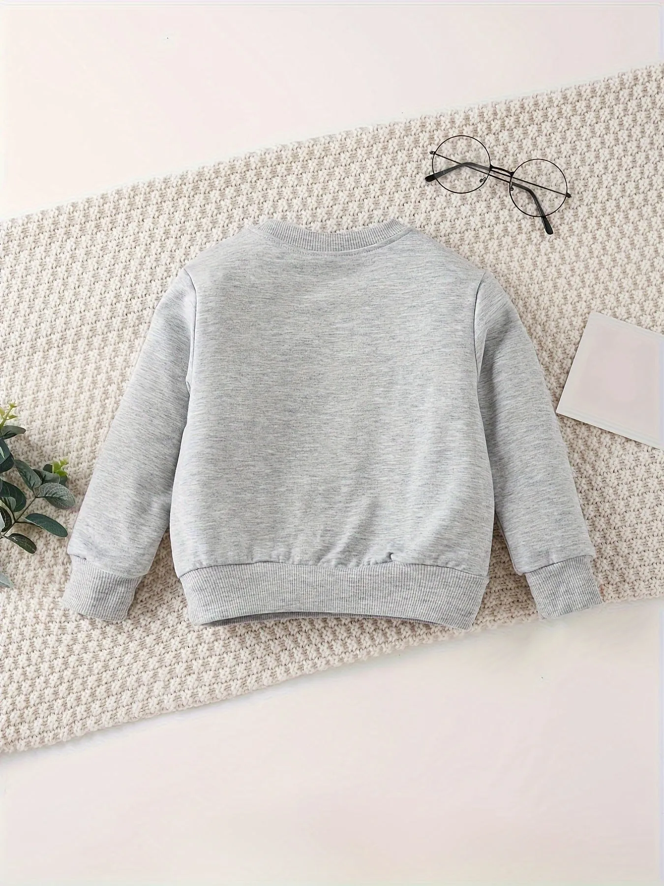Christmas Gingerbread Print Girl's Long Sleeves Sweatshirt, Customized Name, Comfortable Soft Round Neck Top For Fall Winter Outdoor Play